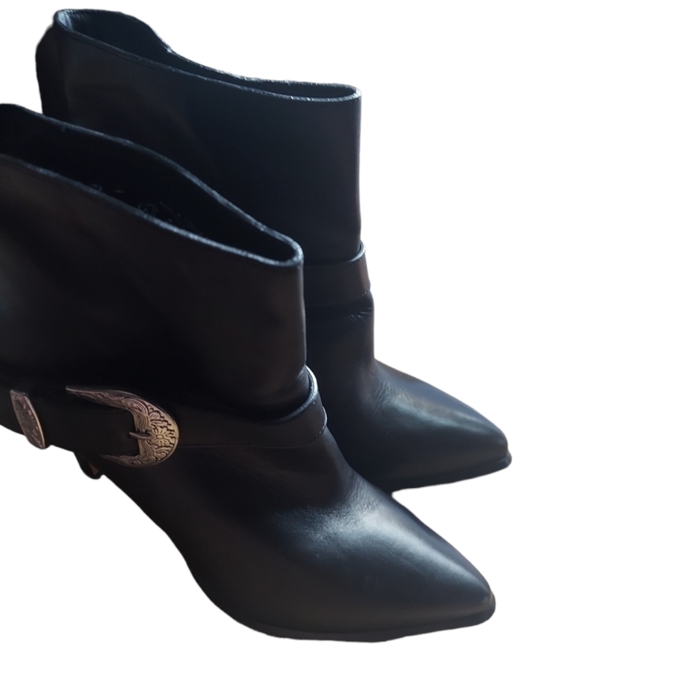 8.5 Paige Holly Women's Ankle Bootie Boots Size Black Leather Boots - Picture 12 of 15